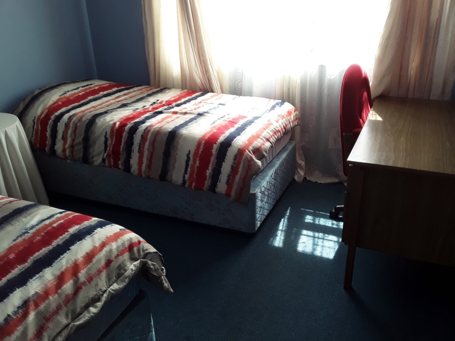 To Let 3 Bedroom Property for Rent in Somerset Park Western Cape
